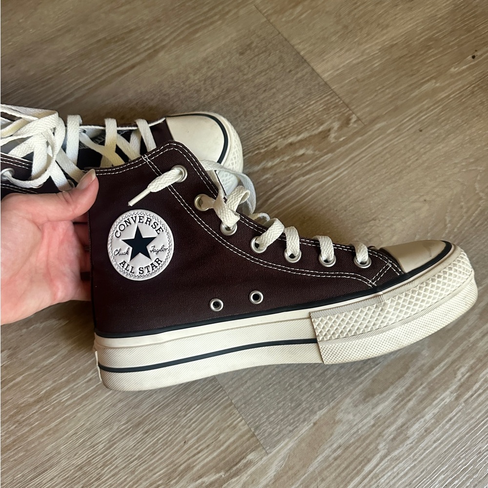 Brown platform Converse